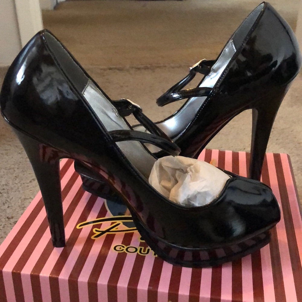 Black Patented Heels (Super Sexy & Cute!)